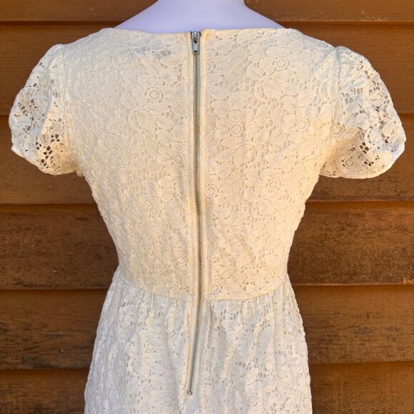 Forever 21 Womens Ivory Lace Short Sleeve Mini Dress Size M - Picture 8 of 8